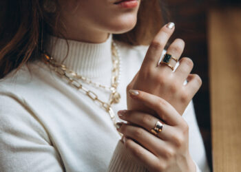 Accessoires mit Bedeutung: Wenn Schmuck mehr ist als nur Deko