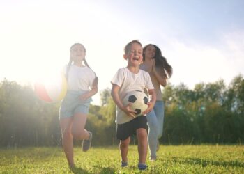 Warum Spielen im Garten für Kinder wichtiger ist als je zuvor
